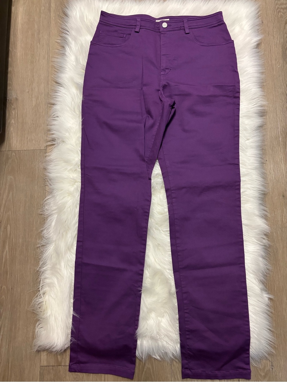 Women's Straight Leg Jeans‎ in Deep Purple